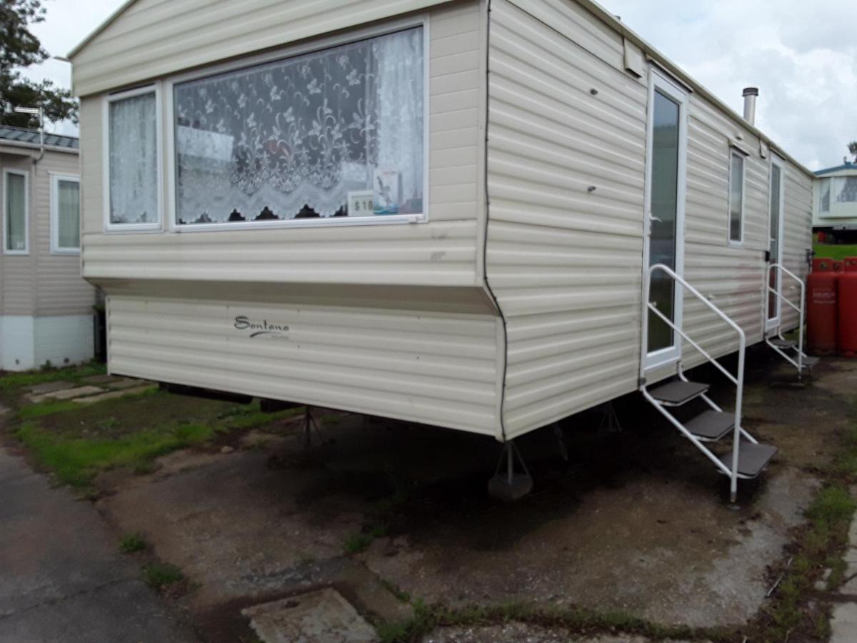 Davies Van Kingston upon Hull Buitenkant foto