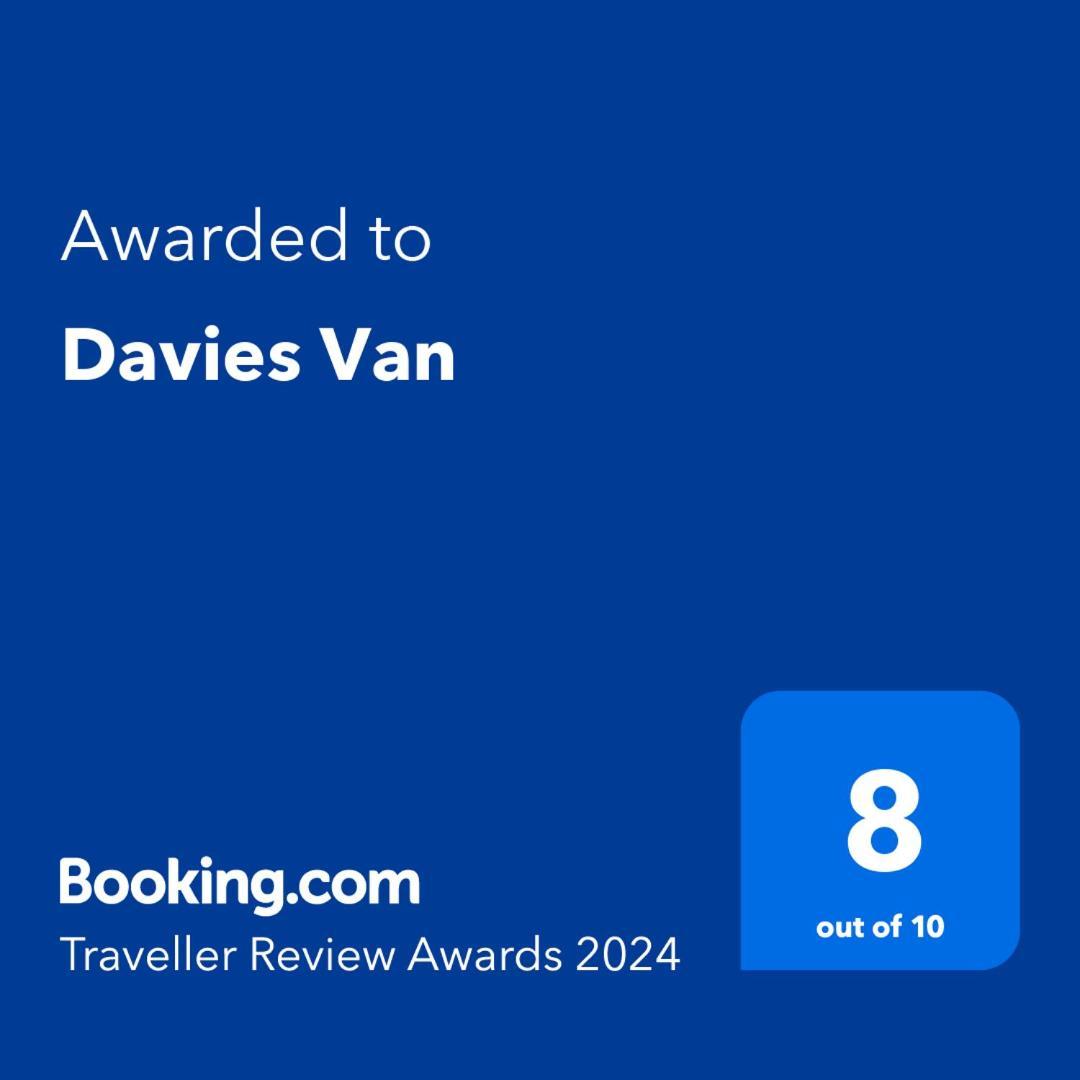 Davies Van Kingston upon Hull Buitenkant foto